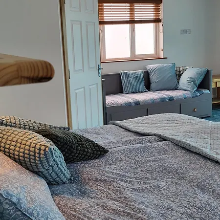 The Boat House Waterside Holiday home